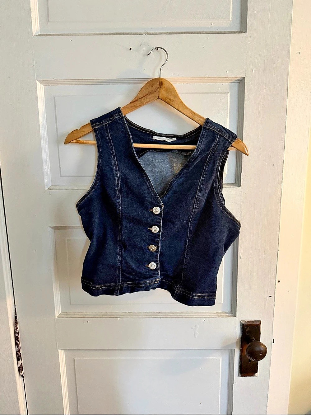 Avec Les Filles Denim Button-Front Vest in Blue